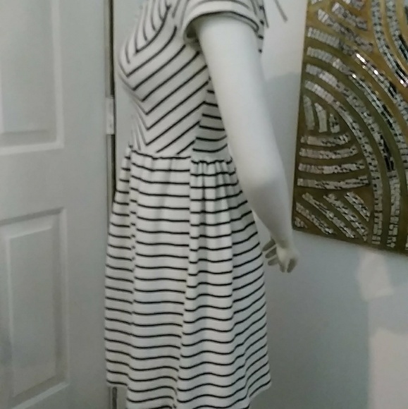Striped Fit and Flare Dress Francesca's S Small - Picture 3 of 3